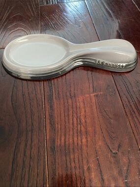 Le Creuset Grey Spoon Rest- like new!